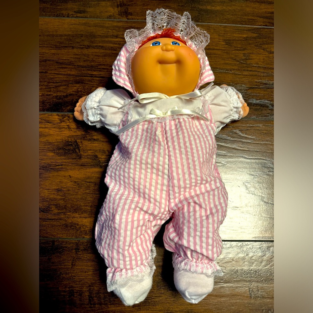 2008 Play Along 25th Anniversary Cabbage Patch Kids Girl Doll Red Hair, Blue Eye